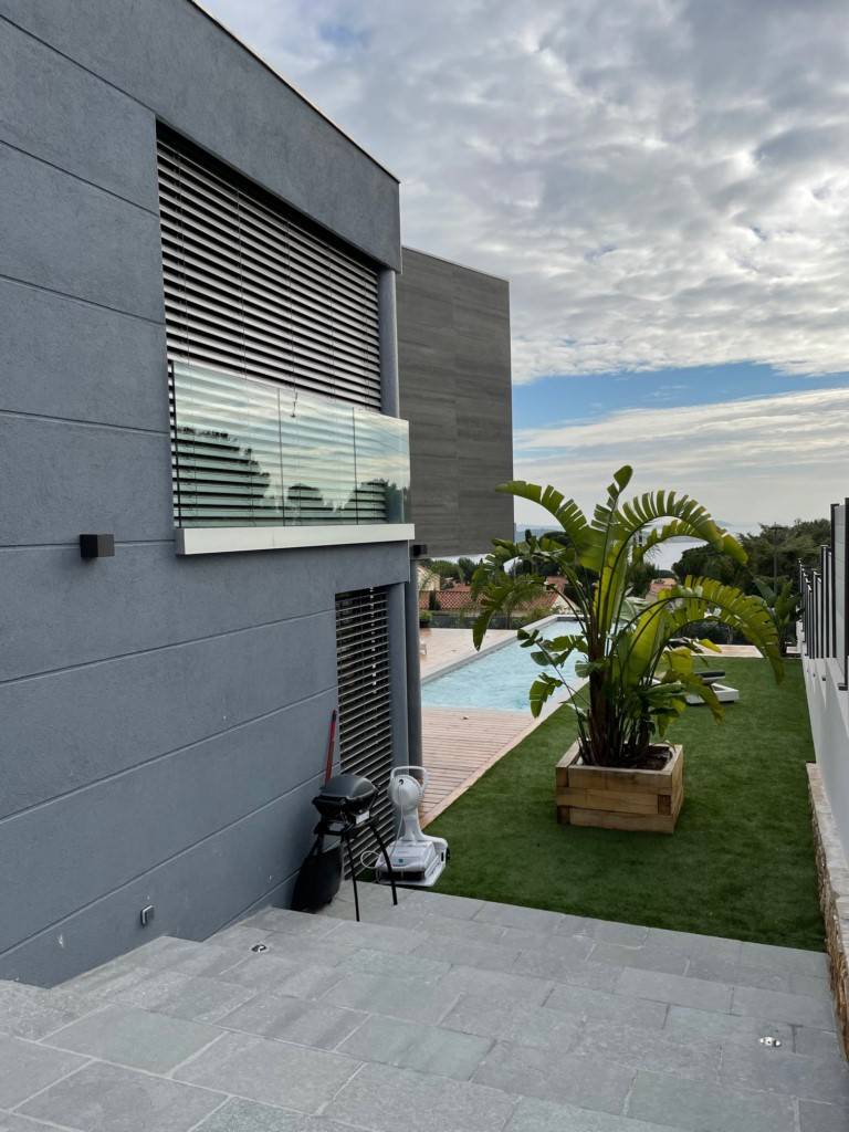 installation à bandol brise soleil aluminium  var